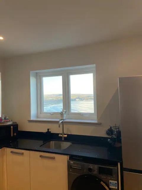 Spectacular 2 Bedroom Balcony Sea View Flat Scarborough Exteriör bild