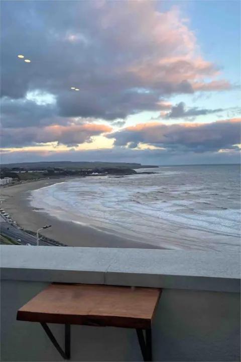 Spectacular 2 Bedroom Balcony Sea View Flat Scarborough Exteriör bild