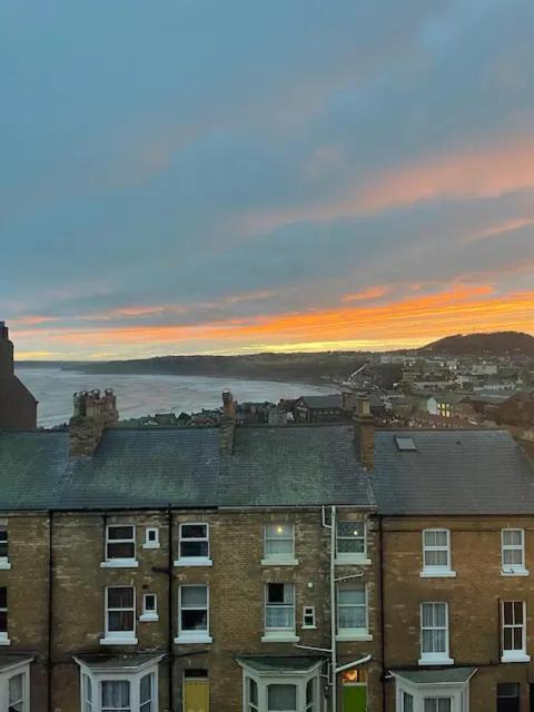 Spectacular 2 Bedroom Balcony Sea View Flat Scarborough Exteriör bild