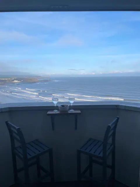 Spectacular 2 Bedroom Balcony Sea View Flat Scarborough Exteriör bild